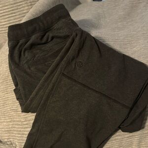 Lululemon Men’s M, relaxed Jogger, no size tag, good condition